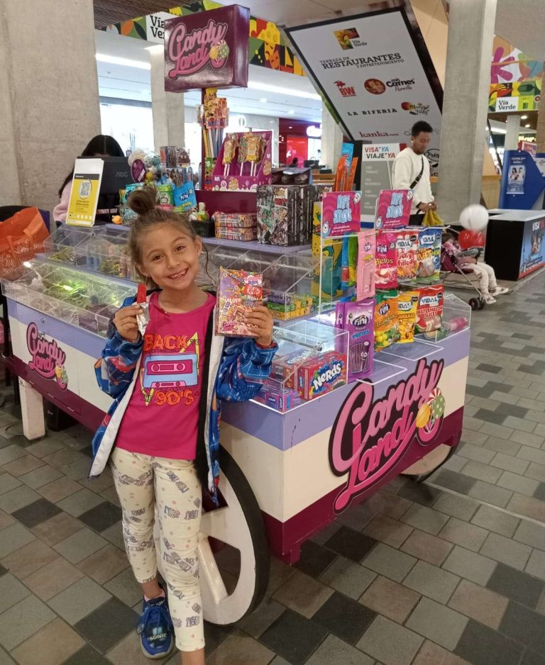 Carreta de dulces Candyland en Centro Comercial Plaza de las Américas